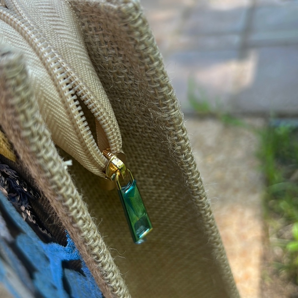 New Sequin Beaded Zipper Purse - Picture 4 of 8